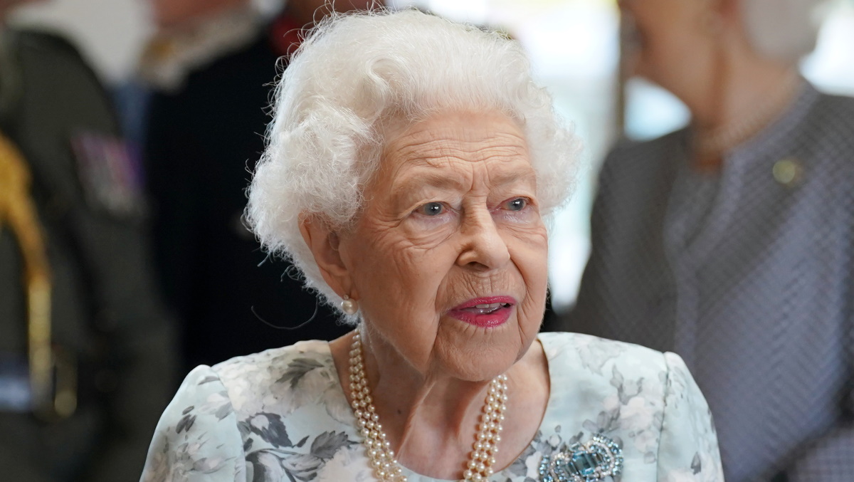 Βασίλισσα Ελισάβετ: Τα μοναδικά δύο κοσμήματα με τα οποία θα ταφεί