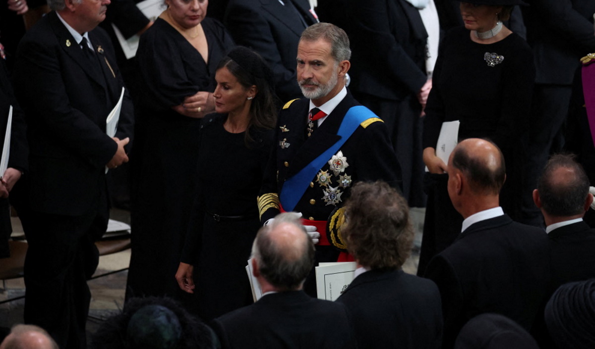 Bασίλισσα Ράνια – Βασίλισσα Λετίσια: Οι ιδιαίτερες εμφανίσεις τους στην κηδεία