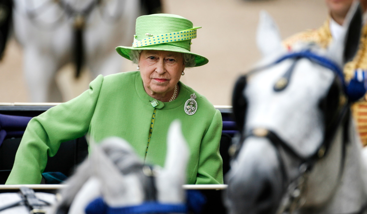 Βασίλισσα Ελισάβετ: Οι πρώτες εικόνες από τη μεταφορά της σορού της στο Εδιμβούργο