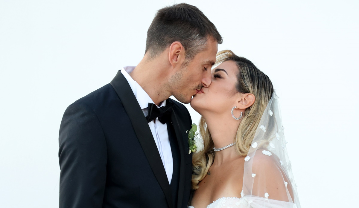 Σταυρούλα Χρυσαειδή – Παναγιώτης Τριβυζάς: Αυτή ήταν η ρομαντική μπομπονιέρα του γάμου τους