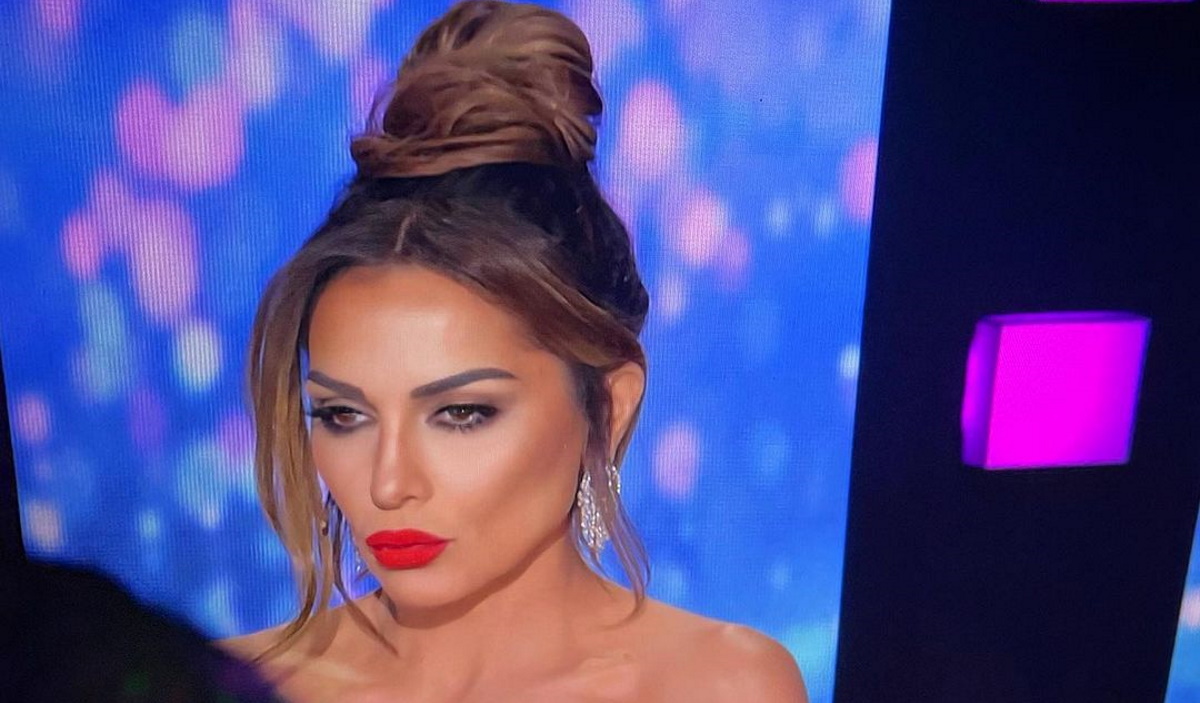 Δέσποινα Βανδή: Το κομψό updo που επέλεξε στο νέο live του J2US