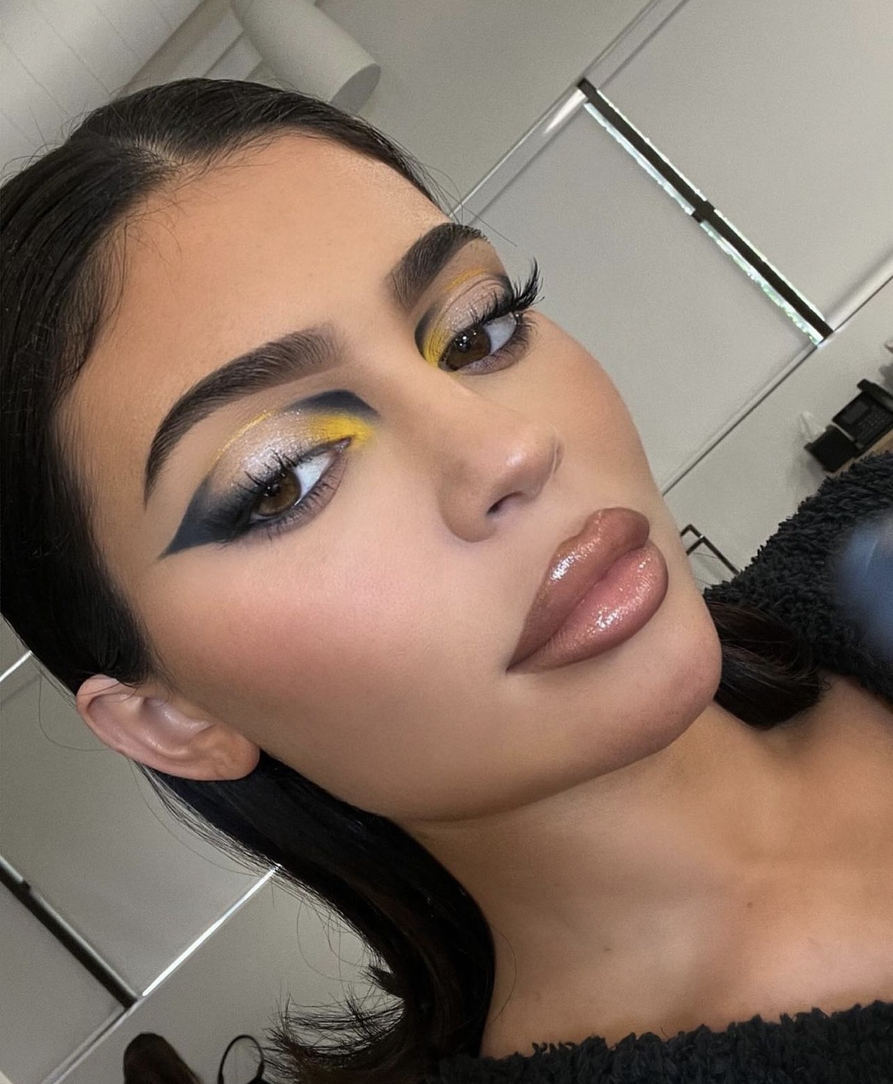 double winged eyeliner