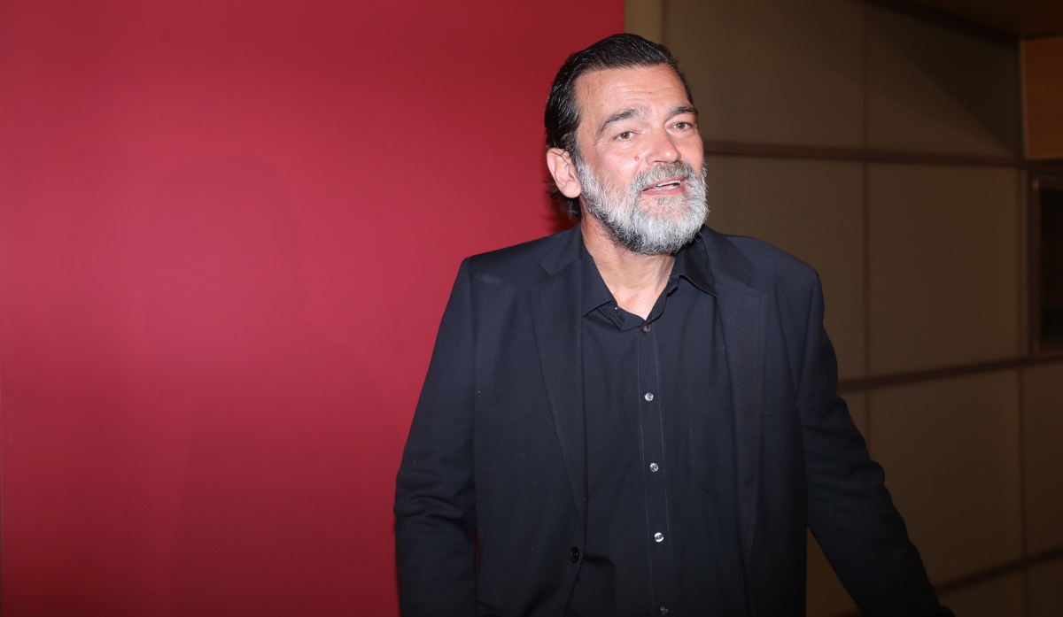 Κωνσταντίνος Καζάκος: «Με έχουν εξαπατήσει οικονομικά και δεν πολυέφταιγα. Εξαπατήθηκε ο μπαμπάς μου και με πήρε στον λαιμό του»