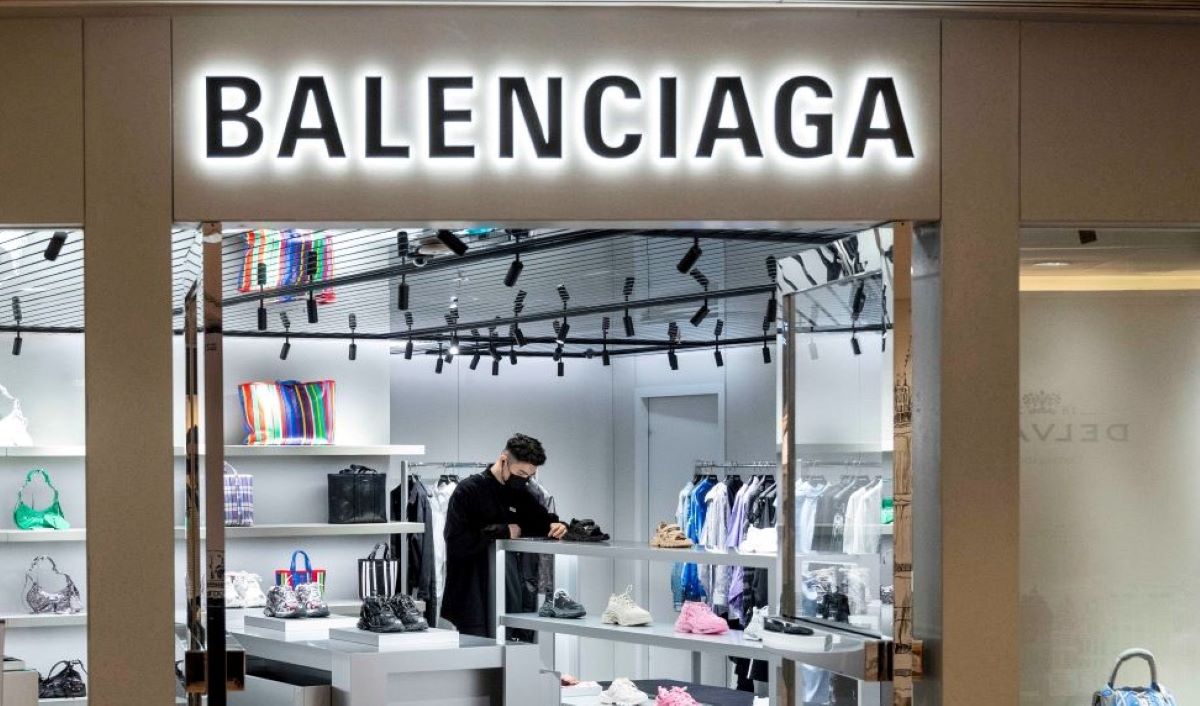 Αποχώρησε από το Twitter ο οίκος Balenciaga