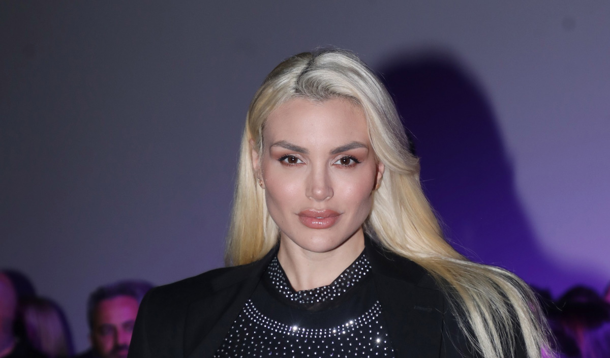 Αλεξάνδρα Παναγιώταρου: Η αστραφτερή Prada τσάντα που επέλεξε – Πόσο κοστίζει