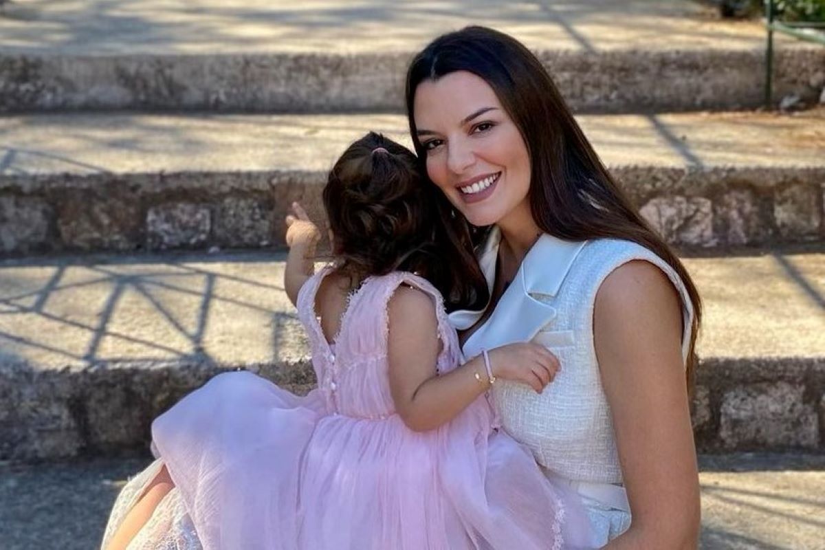 Νικολέττα Ράλλη: Έτρεξε σε αγώνα δρόμου στην Αθήνα μαζί με την κόρη της