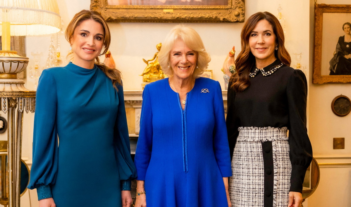 Καμίλα – Βασίλισσα Ράνια: Οι οίκοι μόδας που επέλεξαν σε επίσημη συνάντηση στο Clarence House