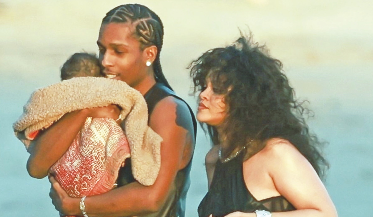 Ριάνα – A$AP Rocky: Οι πρώτες φωτογραφίες με τον γιο τους