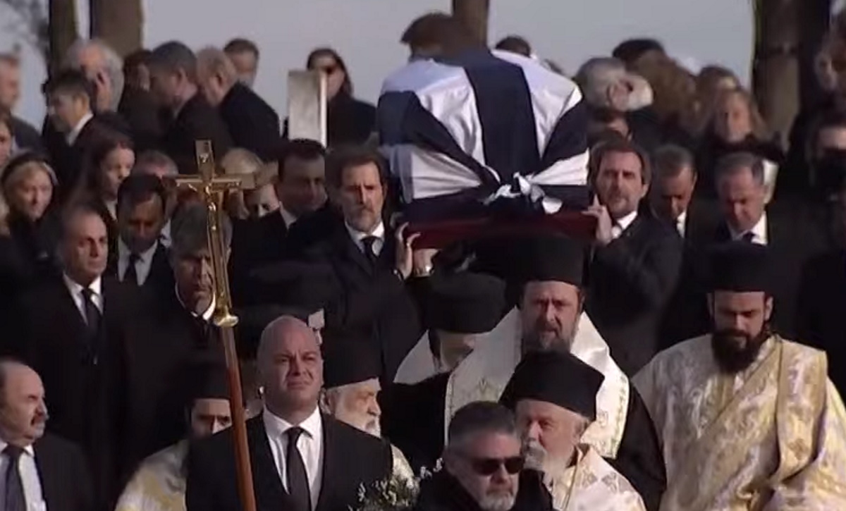 Τέως βασιλιάς Κωνσταντίνος: Δείτε στο okmag την τελετή της κηδείας και την ταφή