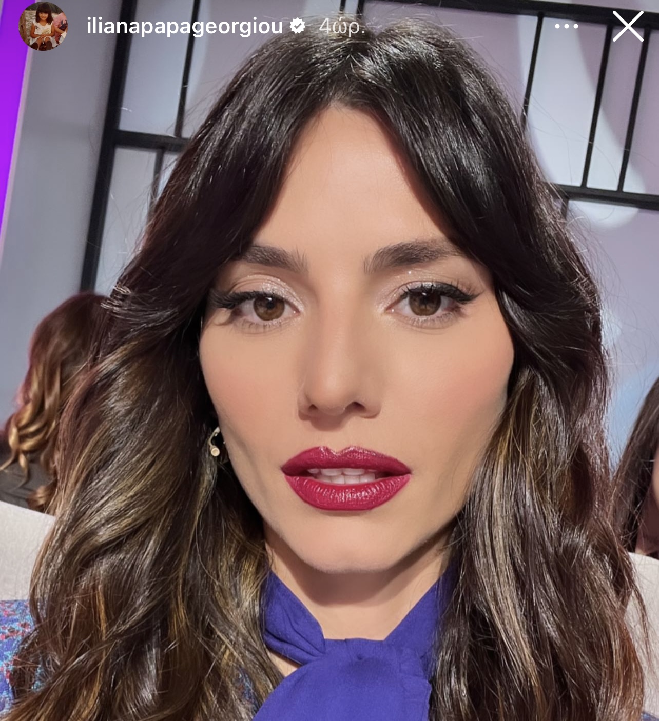 viva magenta χείλη