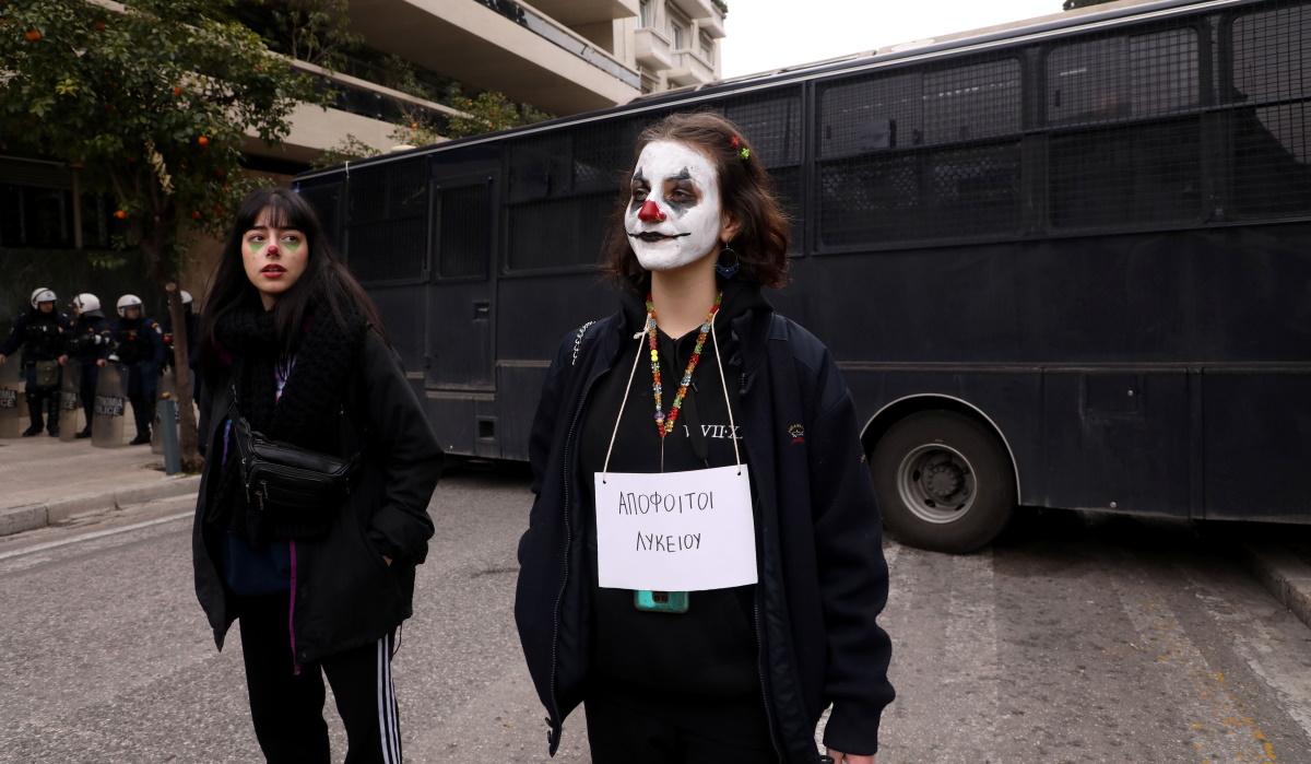 Τι συζήτησε ο πρωθυπουργός με τους καλλιτέχνες στο Μέγαρο Μαξίμου! Video