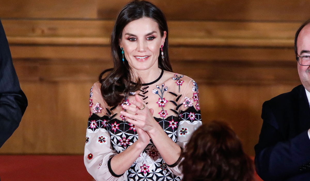 Bασίλισσα Λετίσια: Νέα εμφάνιση με boho ρομαντικό φόρεμα αξίας 1.700 ευρώ
