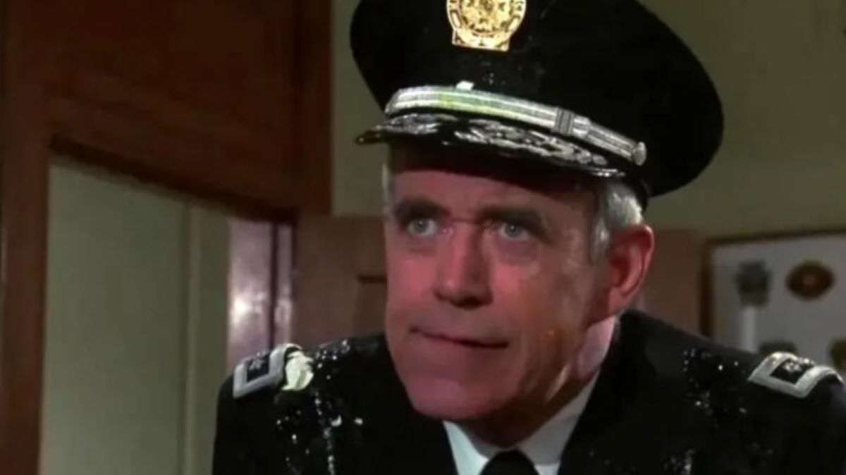 Τζορτζ Ρόμπερτσον: Πέθανε ο αρχηγός της Αστυνομίας στις ταινίες «Η Μεγάλη των Μπάτσων Σχολή»