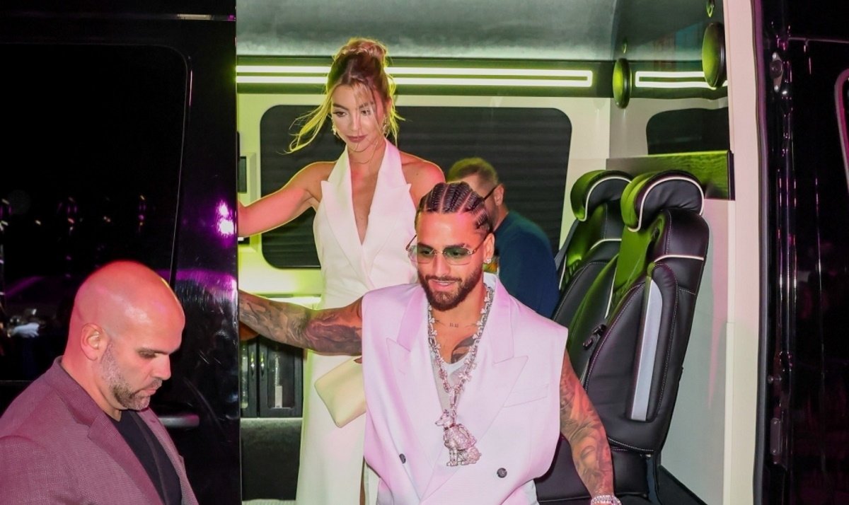 Maluma: Με ζιπ κιλότ σε fashion show στη Φλόριντα μαζί με την αγαπημένη του