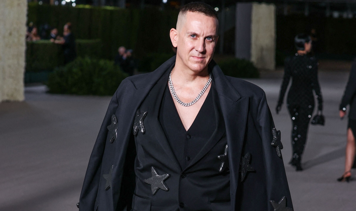 Jeremy Scott: Αποχωρεί από τον οίκο Moschino μετά από 10 χρόνια