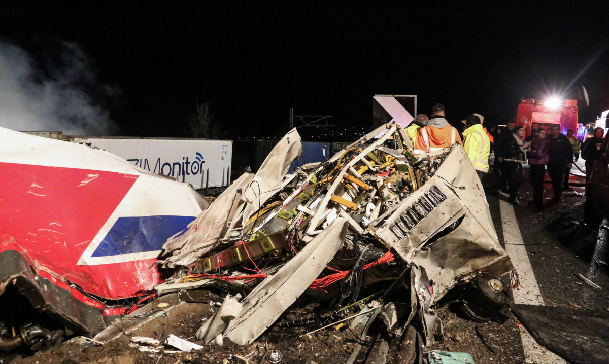Τραγωδία στα Τέμπη – Επιβάτης τρένου: «Θα κινηθούμε νομικά γιατί ήμαστε οι τυχεροί που ζήσαμε»