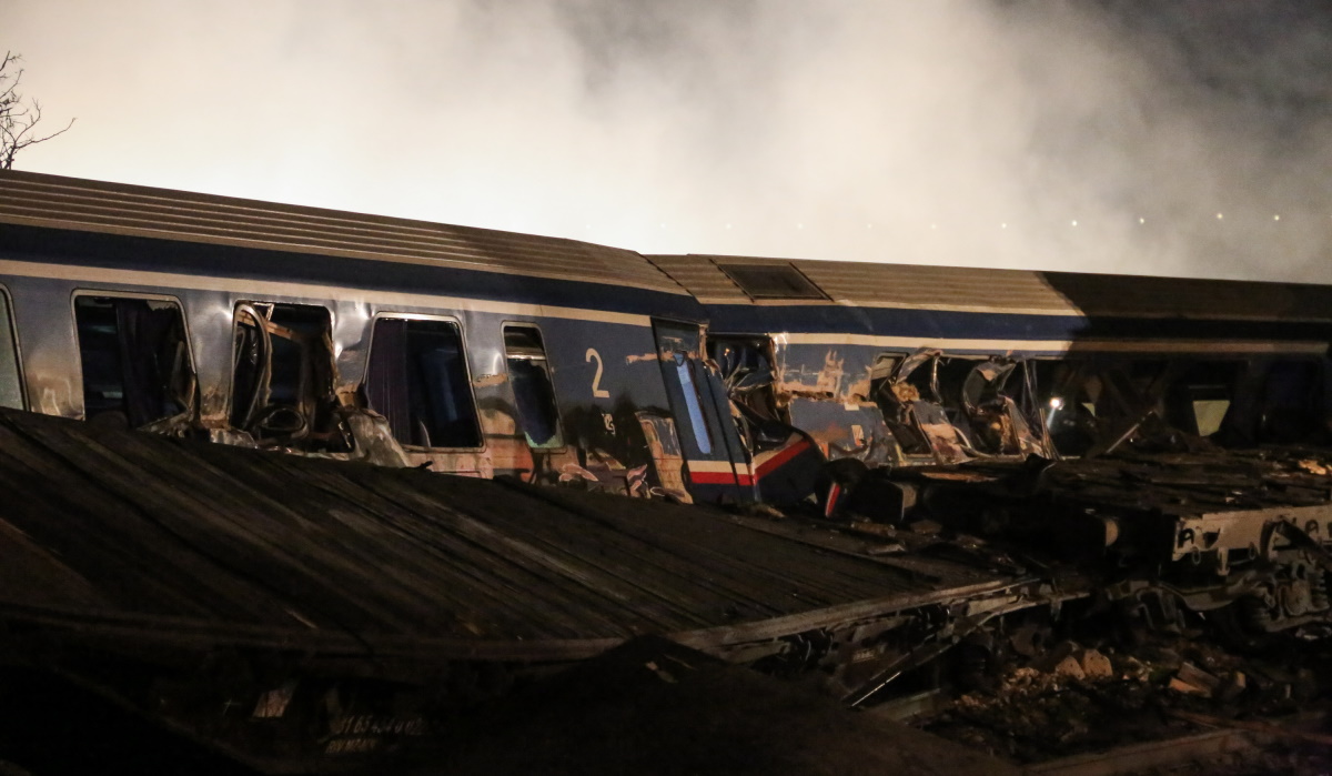 Σύγκρουση τρένων στα Τέμπη: Συνελήφθη ο σταθμάρχης Λάρισας