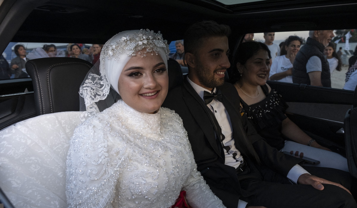 Ο πρώτος γάμος στο Χάταϊ 76 μέρες μετά τον καταστροφικό σεισμό