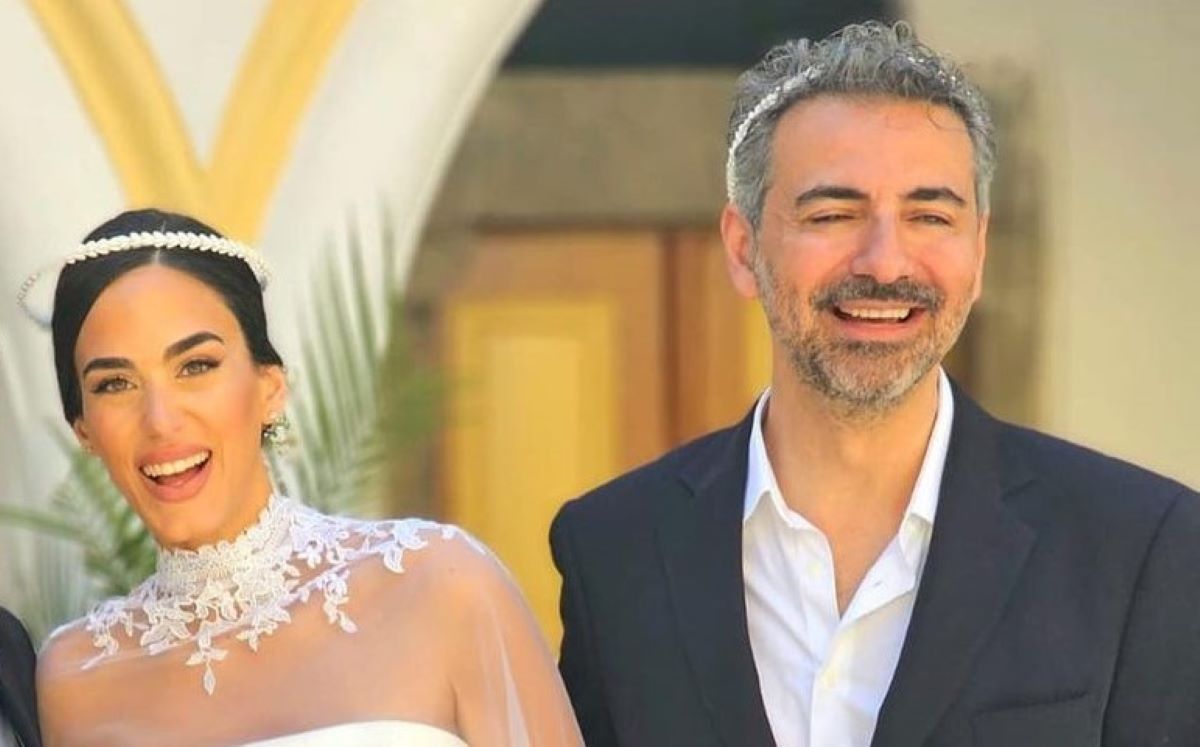 Λευτέρης Γιοβανίδης: Παντρεύτηκε στη Σύμη με την αγαπημένη του, Ξένια Κολαΐτη