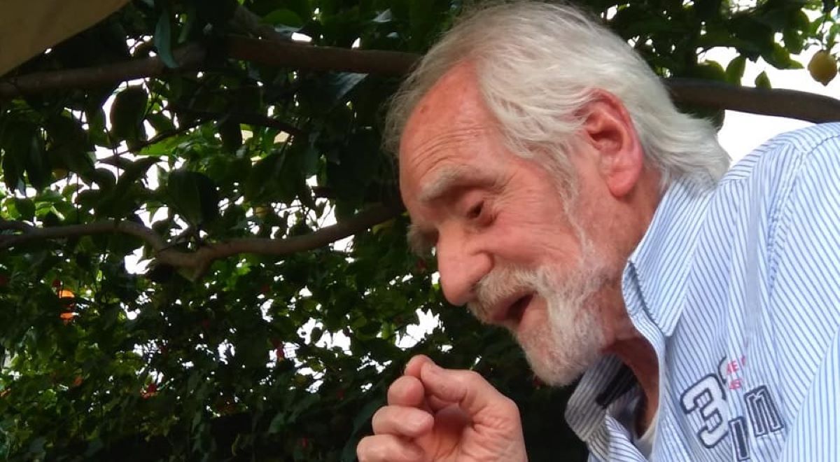 Πέθανε ο σκηνογράφος και ενδυματολόγος Πέτρος Καπουράλης