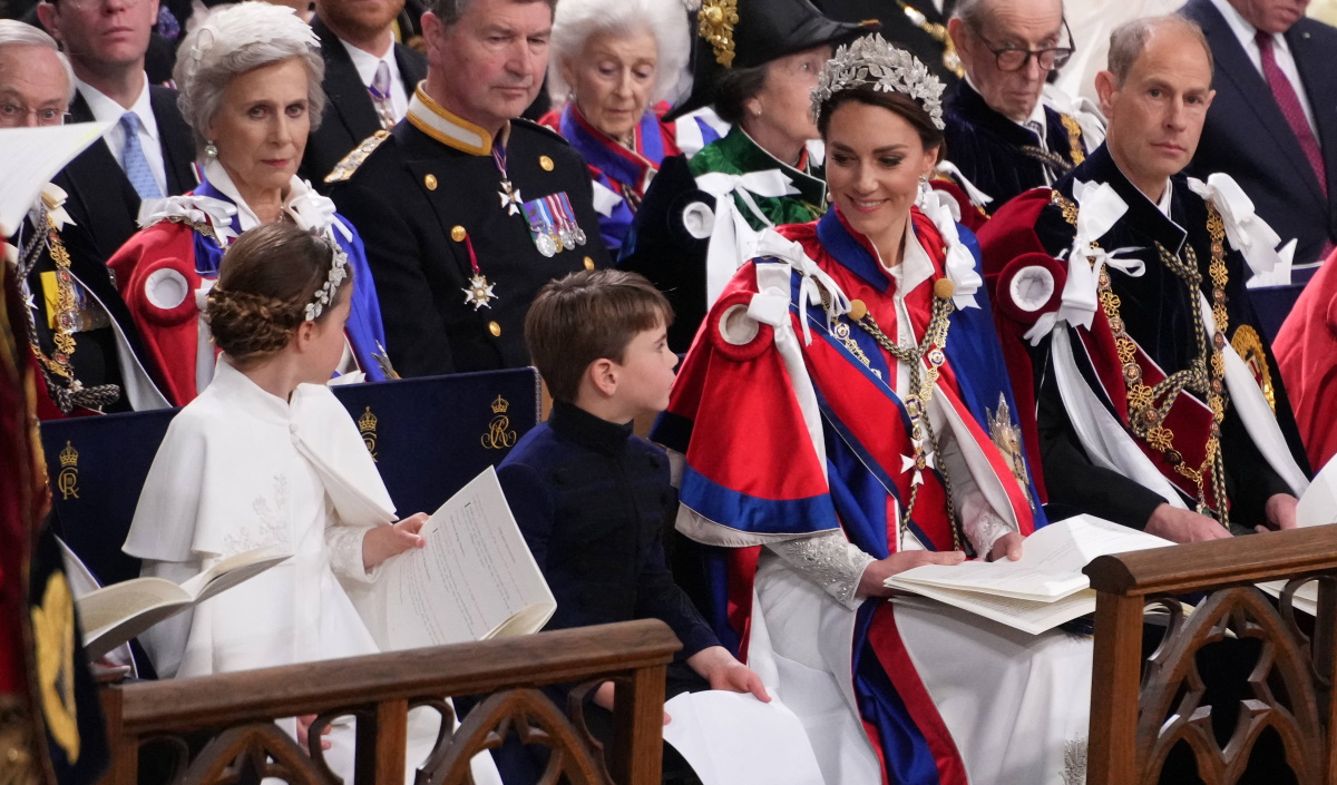 Πρίγκιπας Γουίλιαμ – Πριγκίπισσα Κάθριν: Το βίντεο με τις οικογενειακές στιγμές πριν αποχωρήσουν για τη στέψη του Καρόλου