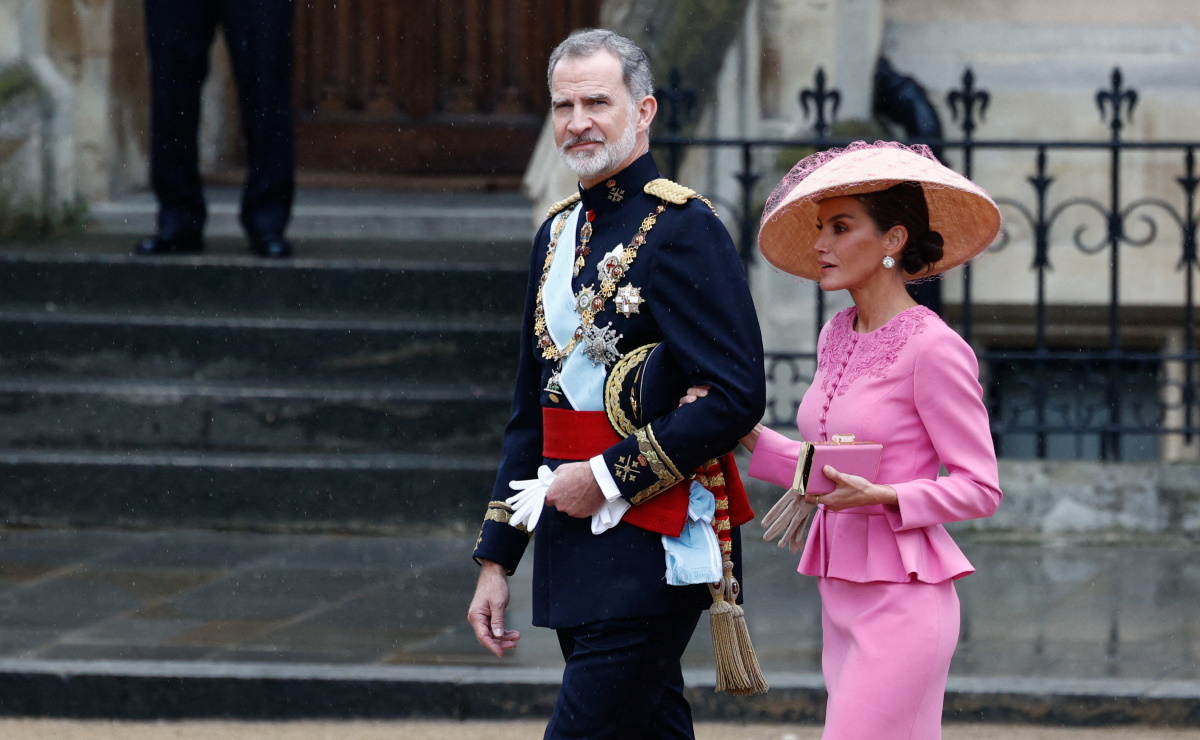 Βασίλισσα Λετίσια: Ποιον οίκο μόδας επέλεξε για την τελετή της στέψης του Καρόλου