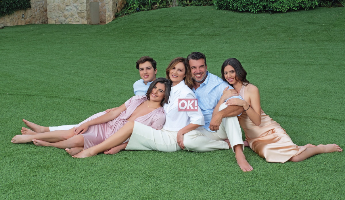 Αντώνης Βλοντάκης – Κορίνα Στεργιάδου: Φωτογραφίζονται για το ΟΚ! με τα τρία παιδιά τους