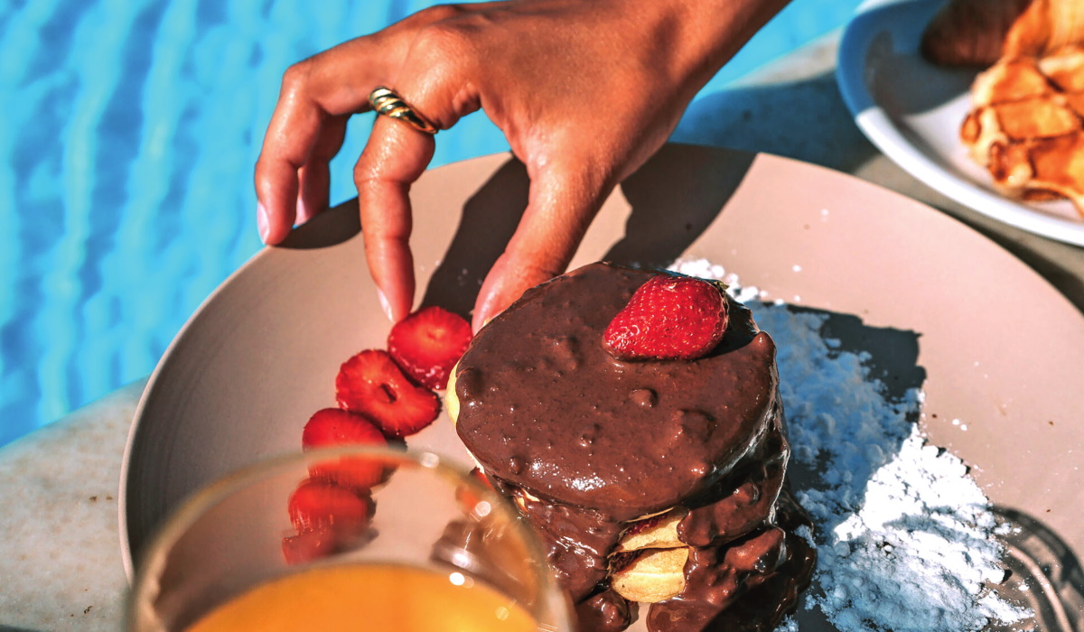 Pancakes σοκολάτας με φράουλες από τον Δημήτρη Νίκαινα