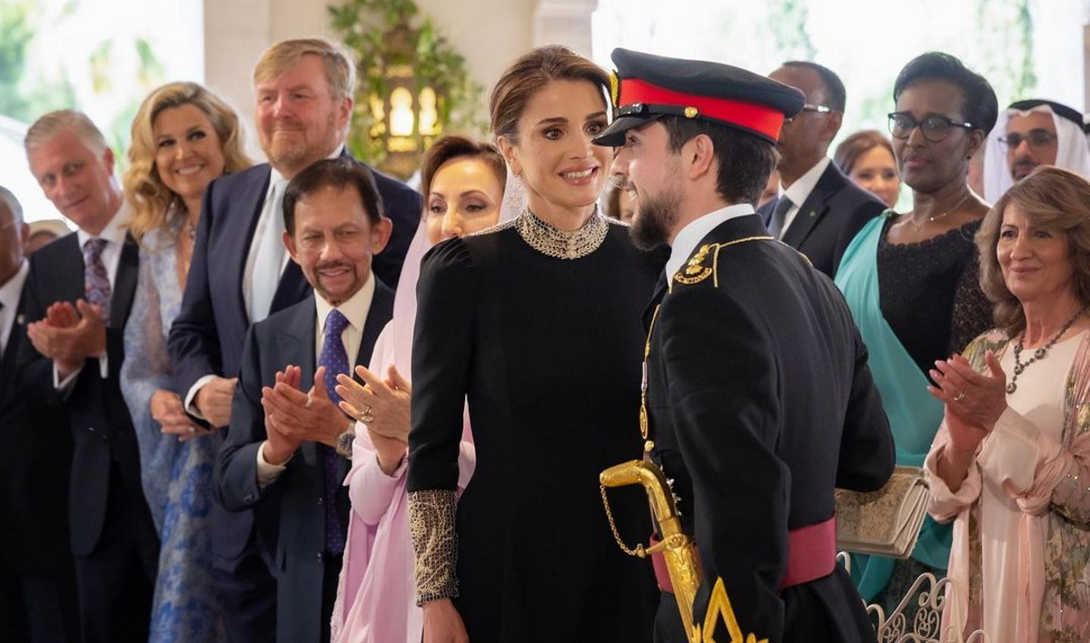 Βασίλισσα Ράνια: Η Dior δημιουργία που επέλεξε για τον γάμο του γιου της, πρίγκιπα Χουσεΐν