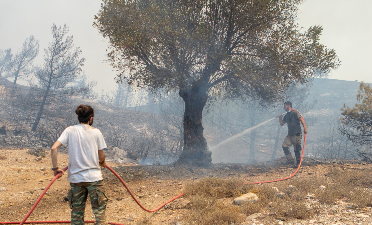 «Λύγισε» ο πυροσβέστης ξάδελφος του Τριαντάφυλλου – «Η Ρόδος είναι ενωμένη, είμαι άυπνος από το Σάββατο»