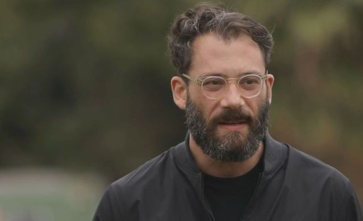 Αντίνοος Αλμπάνης: «Στα νιάτα μου έχω πέσει και στα πατώματα για έναν έρωτα. Στα 41 μου είναι λίγο γελοίο»