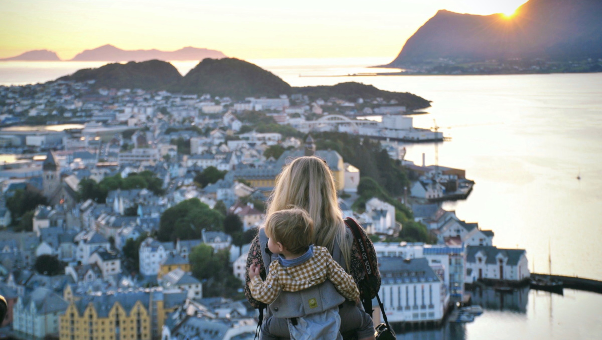 10 πράγματα που πρέπει να κάνετε αν ταξιδεύετε με μικρά παιδιά