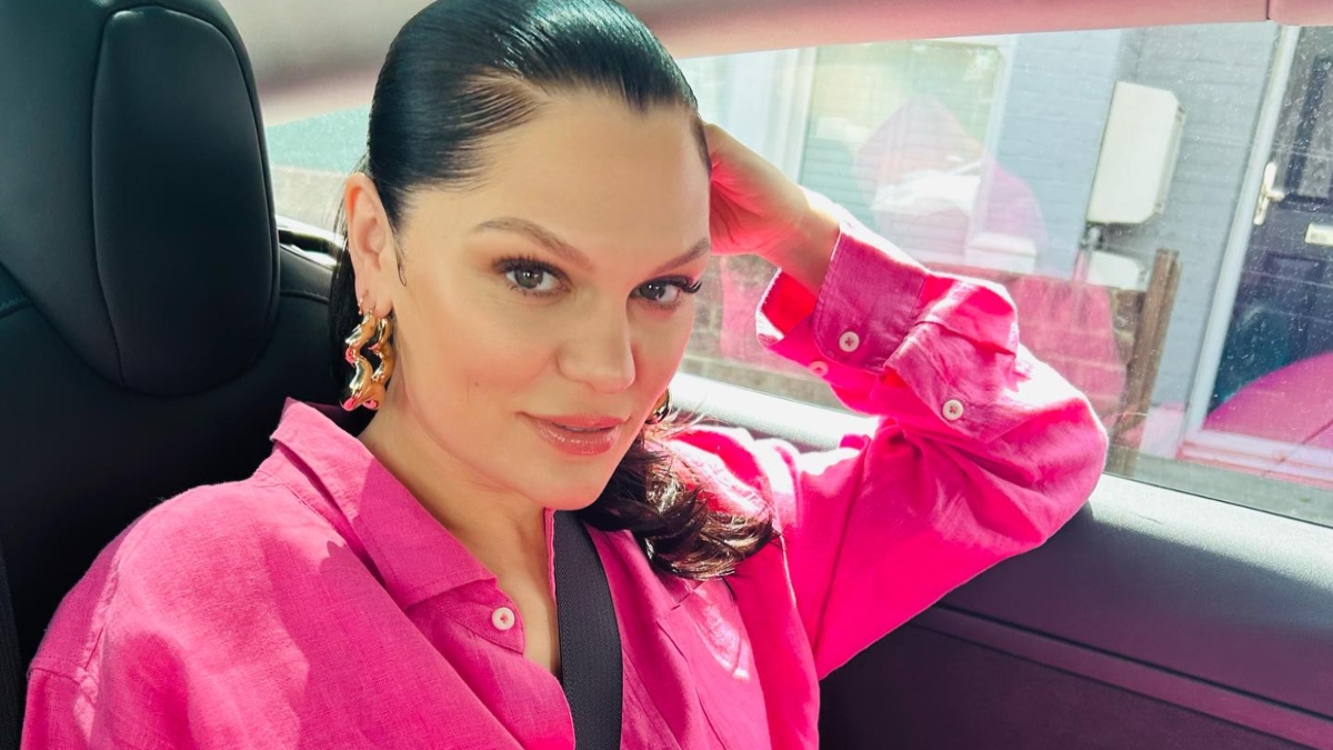 Jessie J: Το μήνυμά της για το σώμα της μετά την εγκυμοσύνη είναι μια ωδή στη μητρότητα