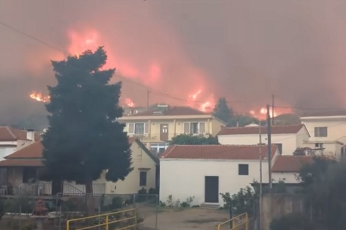 Σε πύρινο κλοιό η χώρα – Εκκενώθηκαν οικισμοί σε Εύβοια, Βοιωτία, Έβρο και Καβάλα