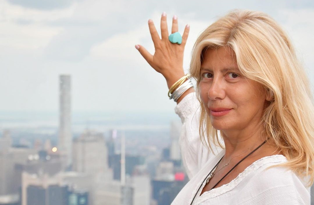 Ζήνα Κουτσελίνη: Στην κορυφή της Νέας Υόρκης  με cropped τοπ και τζιν – «Πρωτόγνωρη εμπειρία»