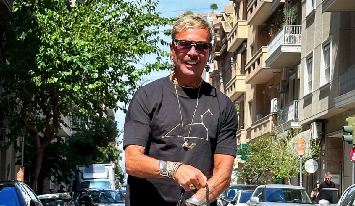 Λάκης Γαβαλάς: «Η Ηλιάνα Παπαγεωργίου πρέπει να σταματήσει να παίρνει το λεωφορείο και να κατεβαίνει σε όποια στάση έχει “παιδική χαρά”»