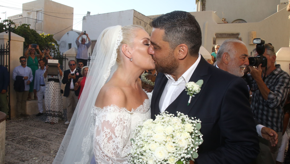 Ελισάβετ Μουτάφη – Μάνος Νιφλής: 5 χρόνια γάμου – «Εκείνο το φιλί κρατάει γερά»
