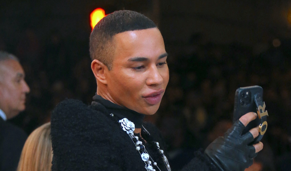 Olivier Rousteing: «Ο Balmain έπεσε θύμα ληστείας στον δρόμο. Έκλεψαν 50 ρούχα πριν από το σόου στο Παρίσι»