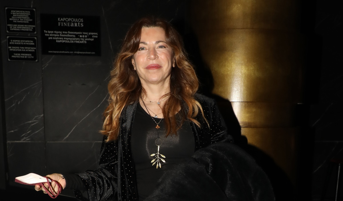 Δήμητρα Παπαδοπούλου: Στόλισε το χριστουγεννιάτικο δέντρο μια ανάσα από τα Χριστούγεννα