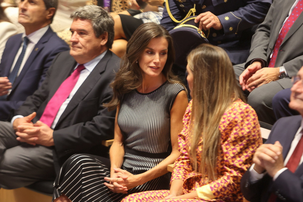 Βασίλισσα Λετίσια: Πόσο κοστίζει το κλος Boss φόρεμα που επέλεξε στη Μάλαγα