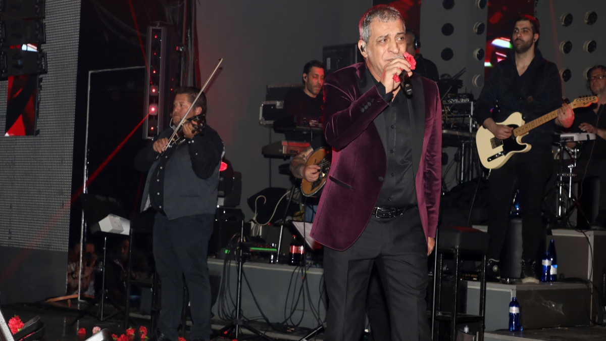 Θέμης Αδαμαντίδης: Ο τραγουδιστής αποκάλυψε πως θα γίνει παππούς