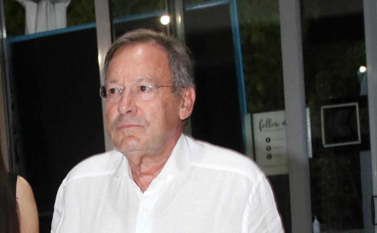 Ανδρέας Φουστάνος: «Αν με βλέπατε με κάποια μεγαλύτερη γυναίκα θα ήταν είδηση, κάτι θα είχε χαλάσει στη συνταγή»