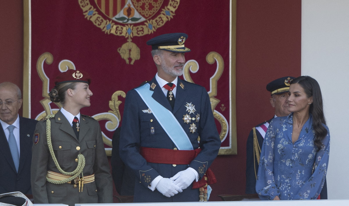 Βασίλισσα Λετίσια: Η επίσημη εμφάνιση στην παρέλαση της εθνικής γιορτής της Ισπανίας
