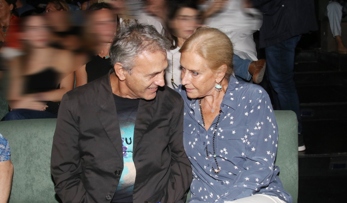 Γιώργος και Άννα Νταλάρα: Σπάνια βραδινή έξοδος για το ζευγάρι