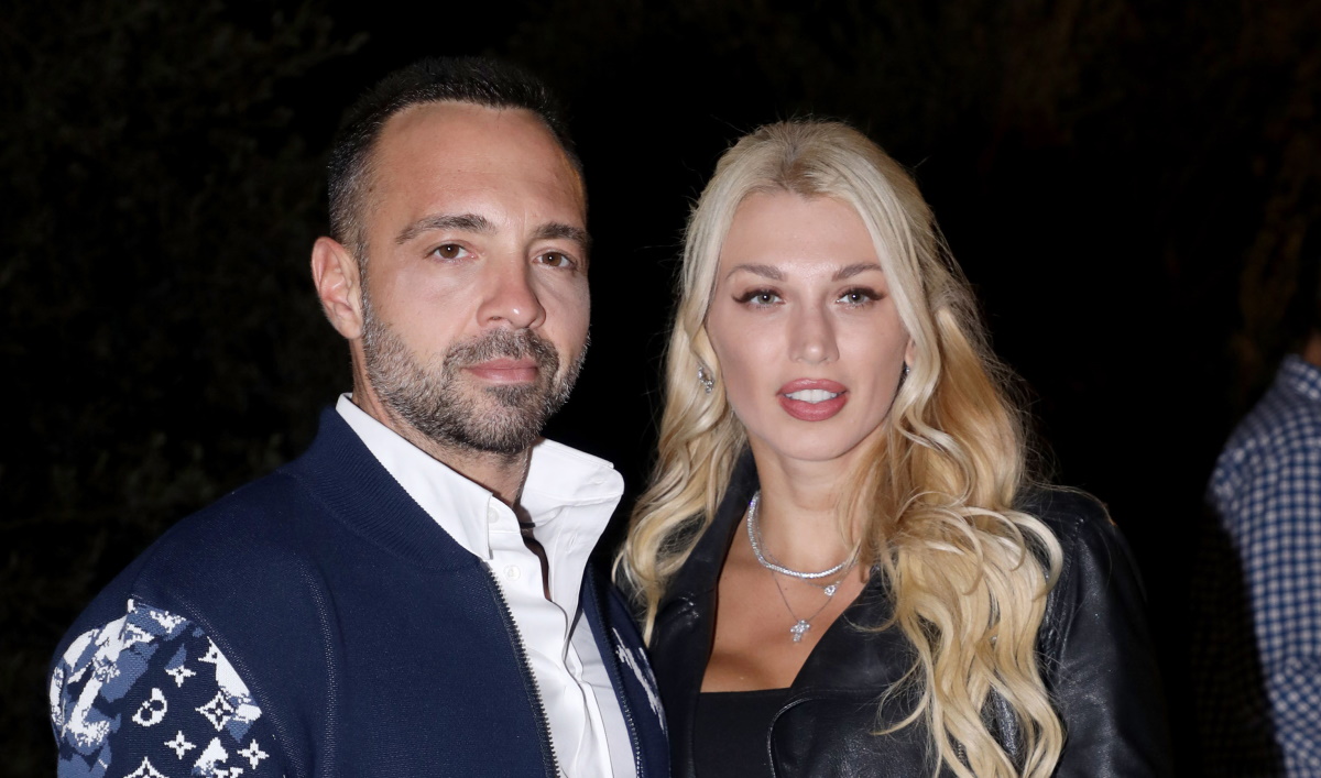 Κωνσταντίνα Σπυροπούλου: Με Μugler skinny τζιν παντελόνι σε βραδινή έξοδο με τον Βασίλη Σταθοκωστόπουλο
