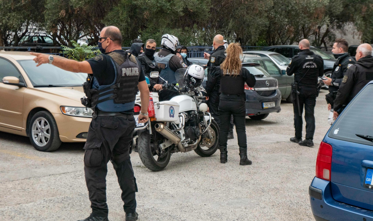 Χαϊδάρι: Άγρια καταδίωξη με έναν νεκρό αστυνομικό – Σοβαρά τραυματίας συνάδελφός του