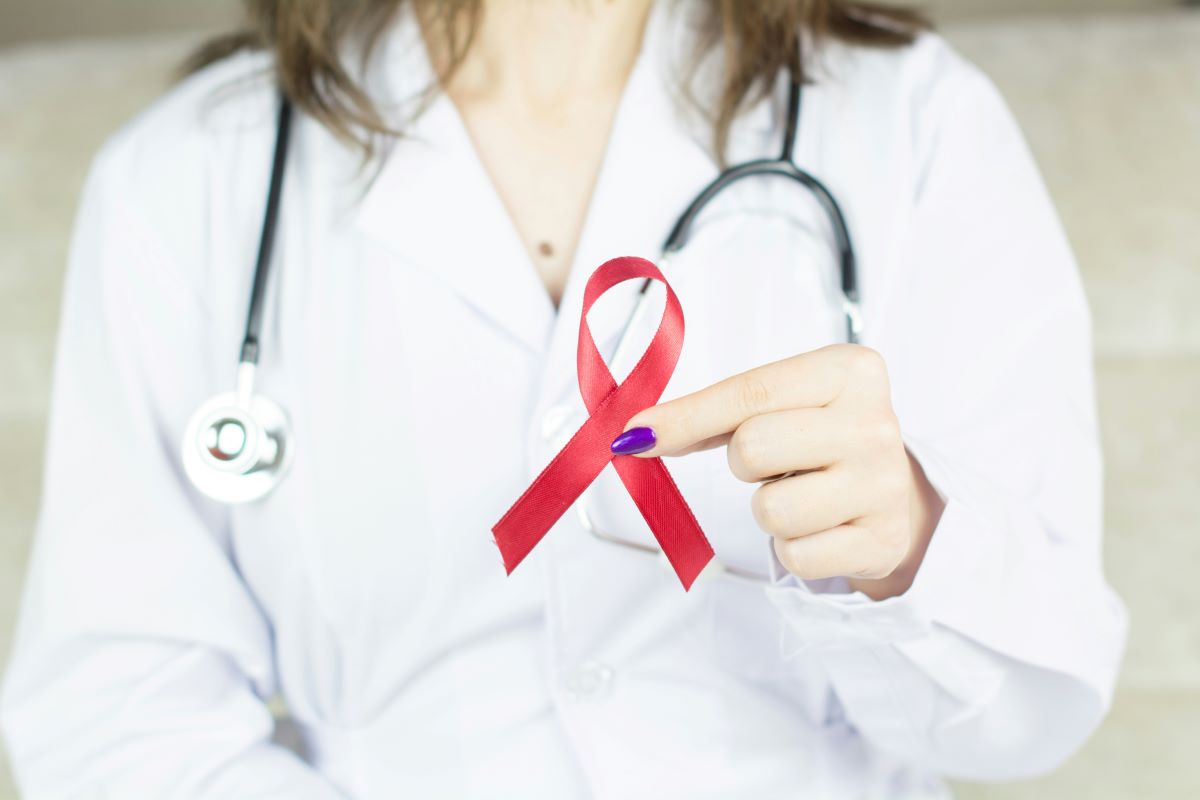 Παγκόσμια Ημέρα κατά του AIDS: Έρευνα δείχνει ότι 1 στους 3 δεν γνωρίζει πώς μεταδίδεται ο ιός HIV