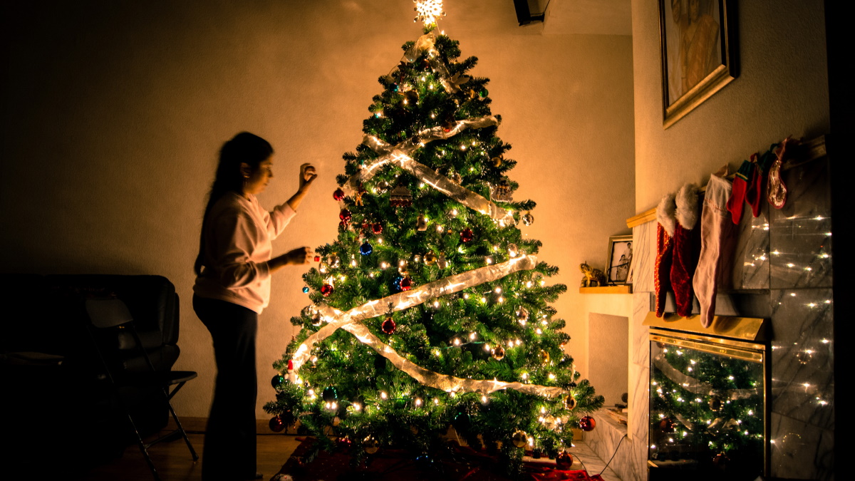 Χριστούγεννα: Τι πρέπει να προσέξετε όταν χρησιμοποιείτε διακοσμητικά λαμπάκια