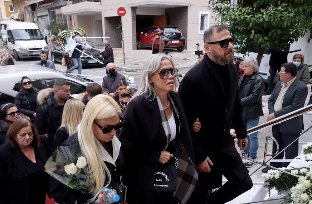 Η Γωγώ Γαρυφάλλου, η αδελφή του Αννούλα Φλωρινιώτη και ο αδελφός του Σάββας Φλωρινιώτης.