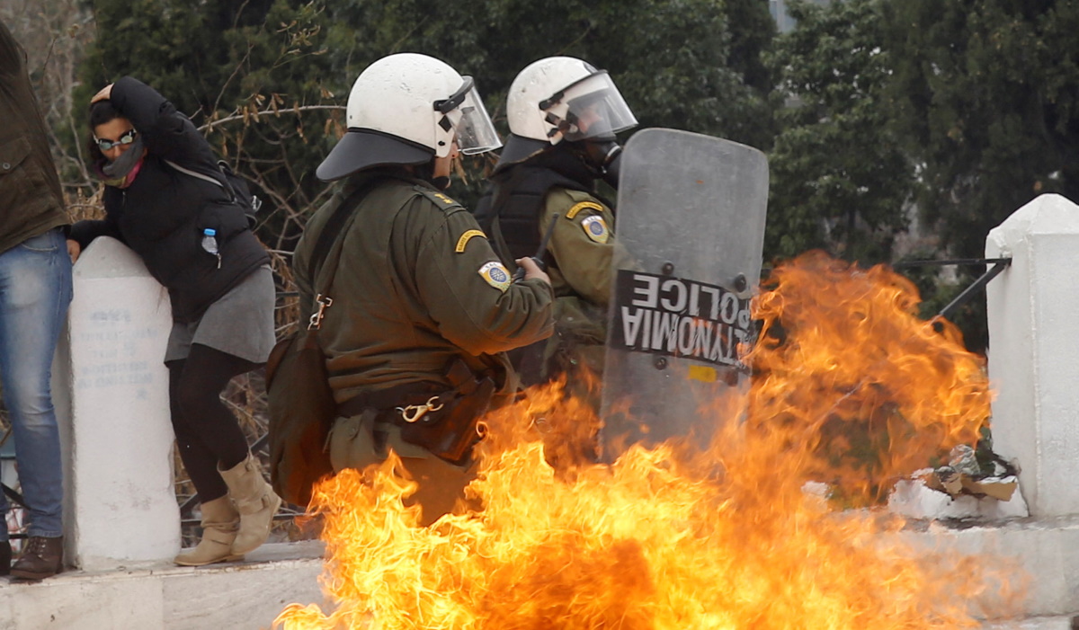 Ρέντης: Συνελήφθη ο δράστης που τραυμάτισε τον αστυνομικό – Ήταν ανάμεσα στους προσαχθέντες
